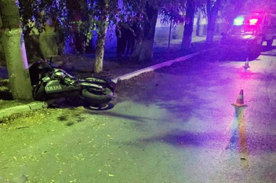 Погиб мотоциклист: на байке Yamaha он врезался в столб под Белой Калитвой