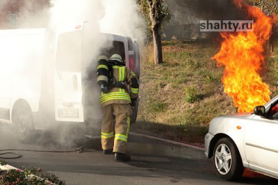 В Шахтах из мести сожгли автомобиль начальника
