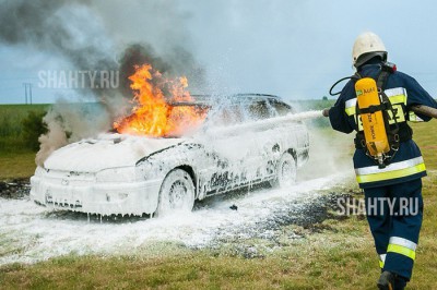 Сожгли авто: не понравилась чужая машину у подъезда дома в Ростове