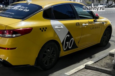 Пассажиры угнали такси в Шахтах и отобрали телефон у водителя