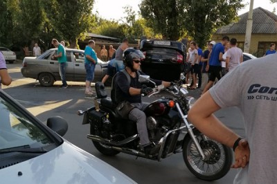 В Шахтах перевернулся автомобиль на Комиссаровском: есть пострадавшие [Видео]