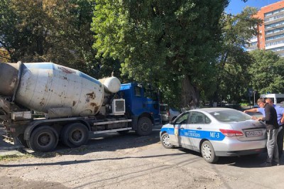 В Шахтах оштрафовали водителя бетономешалки