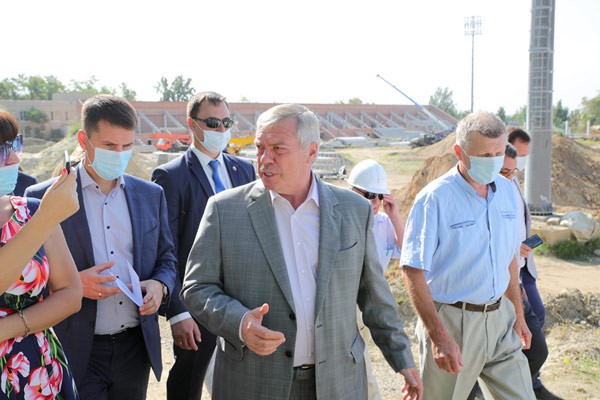 Губернатор в Шахтах раскритиковал строительство стадиона «Шахтер»