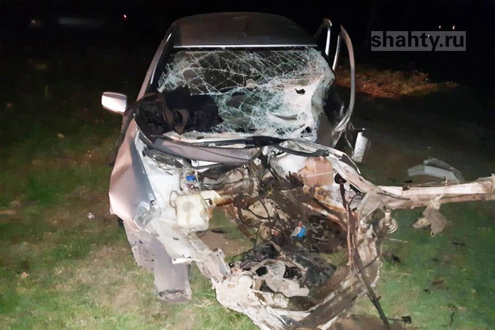 Несовершеннолетний влетел в опору ЛЭП в Ростовской области: трое получили травмы