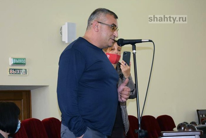 Блогера из Шахт Алескерова обвинили в мошенничестве — он помещен в изолятор