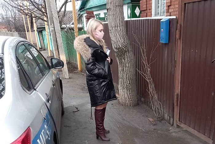 В Шахтах домой к 10 должникам приехали налоговики и приставы