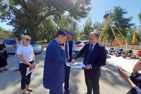 В г. Шахты появится колесо обозрения и сухой фонтан [Видео]