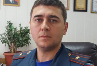 Недалеко от г. Шахты сотрудник МЧС спас двухлетнего малыша, разбив стекло в машине