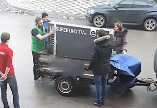Купив телевизор за 229 тысяч рублей, покупатель отказался от доставки за 490 рублей