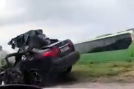 Появилось видео страшной аварии, в которой погибли ребенок, женщина и мужчина