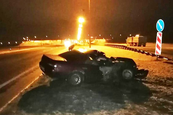 Влетел под КАМАЗ Nissan Presea на трассе М-4 «Дон»: погиб 28-летний водитель