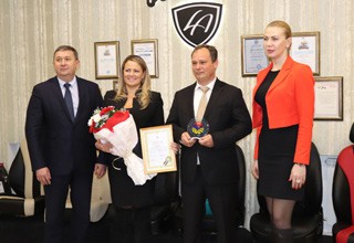 В г. Шахты наградили предприятие по производству автомобильных чехлов [Фото]