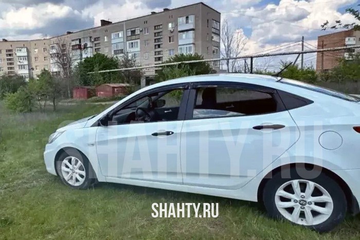 На глазах автоледи угнали Hyundai Solaris в городе Гуково