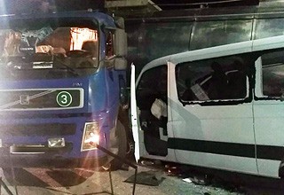 Пострадали 7 женщин из Ростовской области в ДТП микроавтобуса и молоковоза на трассе Москва-Ростов