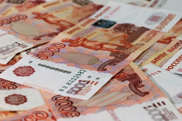 Стали известны зарплаты главврачей в г. Шахты и директора медколледжа