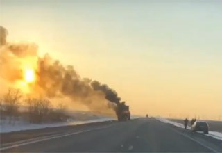 Вспыхнула фура на ходу на трассе М-4 [Видео]