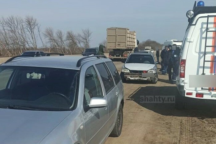 Массовая авария на подъезде к Новочеркасску: столкнулись четыре иномарки