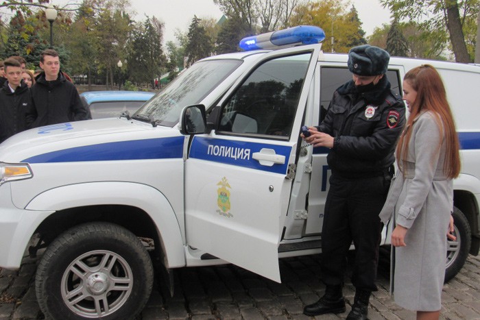 Жителей Шахт позвали работать в полицию — зарплата до 35 тысяч рублей