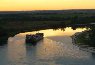 Остановлено движение 45 судов на Дону из-за снижения уровня воды