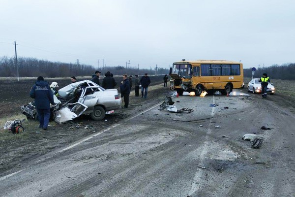 Автобус с детьми попал в ДТП на трассе Шахты — Цимлянск
