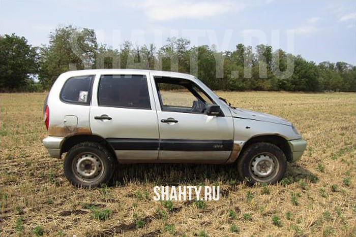 Угнали «Ниву Шевроле» и бросили в поле в Ростовской области