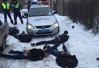 Выстрелы по колесам остановили воров, похищавших аккумуляторы [Фото]