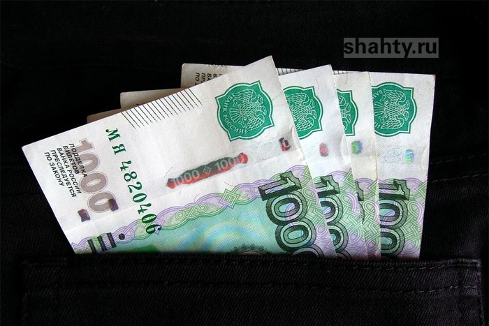 В г. Шахты директор стройфирмы не платил зарплату работнику два месяца