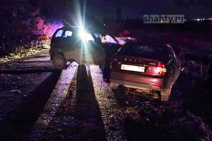 Автоледи на «Ниве» влетела в «Приору» под Шахтами: пострадали водители и годовалая девочка