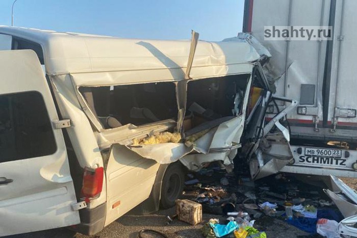 Микроавтобус Анапа — Ростов попал в аварию на трассе М-4 «Дон»: погибла пассажирка