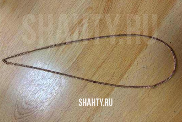 Житель г. Шахты снял со спящей подруги золотую цепочку