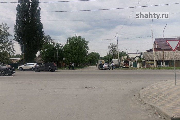 В Шахтах сбили 5-летнего мальчика, перебегавшего дорогу на Комиссаровском