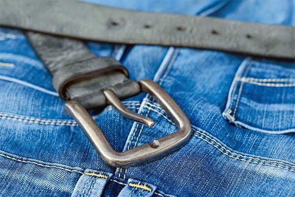 Хотела продать джинсы — потеряла 115 тысяч рублей