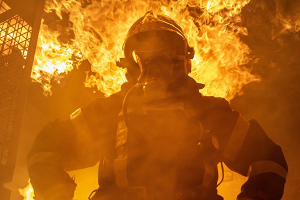 В г. Шахты сгорели три заброшенных строения за три дня