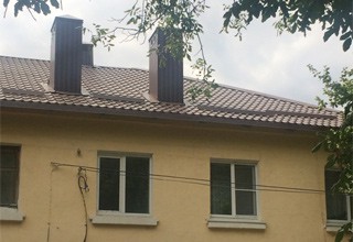 В г. Шахты провели капремонт крыш 2-х многоквартирных домов [Фото]