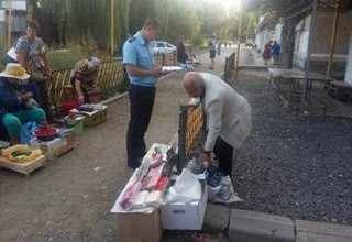 В г. Шахты выявили 5 случаев несанкционированной торговли на рынке