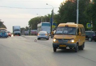 В г. Шахты парень на Hyundai Elantra сбил 59-летнюю женщину