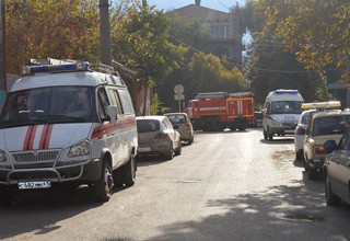 В сбербанке на Красном Шахтере в г. Шахты ищут взрывное устройство