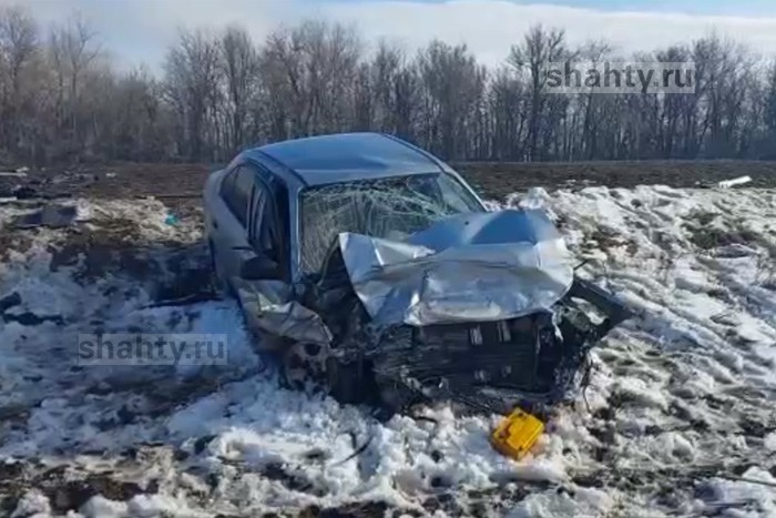 Погиб водитель: иномарка неудачно совершила обгон на трассе в Ростовской области