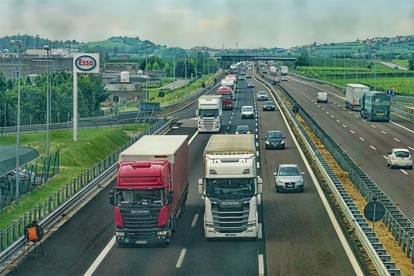 Ограничат движение грузовиков по трассам Ростовской области