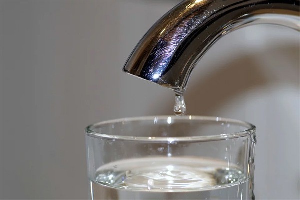 Снижен тариф на воду для города Шахты почти на 8 рублей