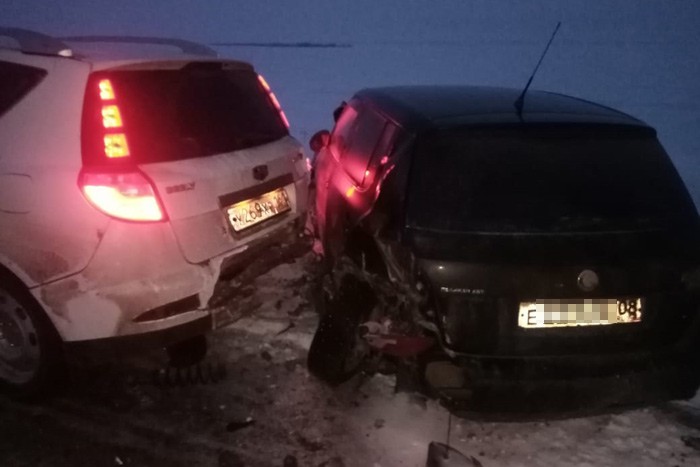 Автоледи задавила мужчину, оформлявшего ДТП на трассе в Ростовской области