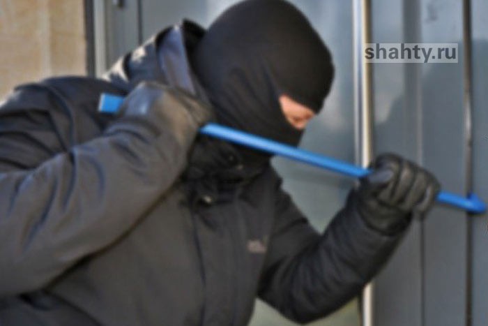 В Шахтах что-то украли из цеха на 165 тысяч рублей: вором оказался сотрудник предприятия