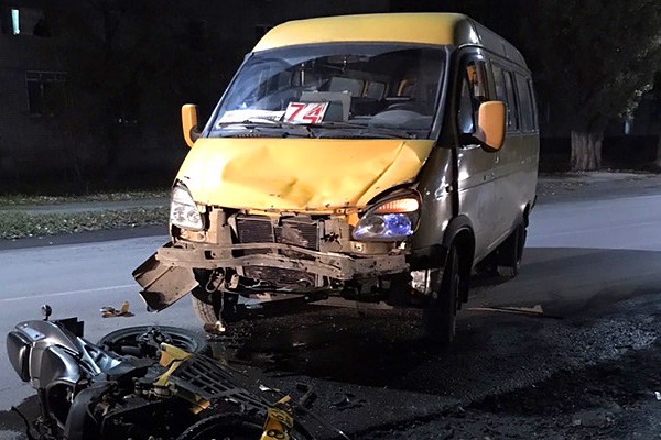 ДТП в г. Шахты: маршрутка столкнулась с легковушкой