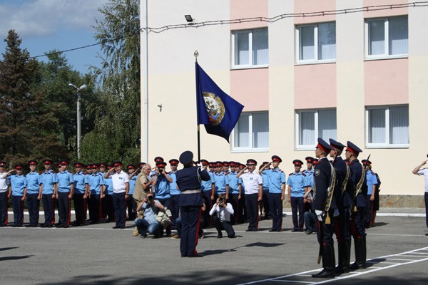 96 казаков вернулись в Шахты из Москвы и помещены на карантин в кадетском корпусе