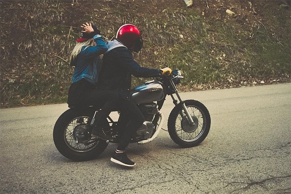 Пьяный мотоциклист врезался в Daewoo Nexia в Новочеркасске: пострадал водитель и девушка