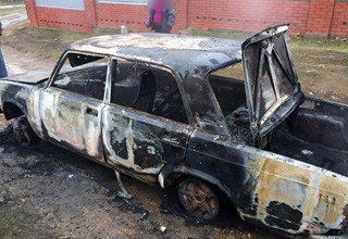 Угнанная машина загорелась и тогда парень угнал второй автомобиль [Фото]