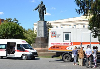 Жителей г. Шахты бесплатно обследуют врачи на площади