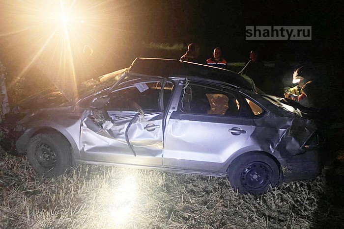Опрокинулся Volkswagen: погиб 35-летний пассажир на 8 км дороги Гуково — Зверево