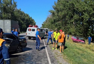 В тройном ДТП на трассе погиб человек в Ростовской области