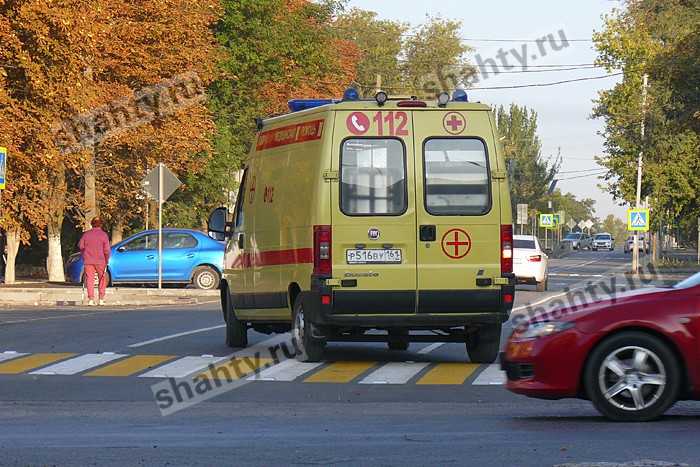 В Шахтах «десятка» сбила на «зебре» женщину с подростком